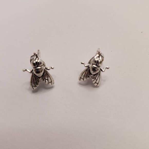 NWT Silver Toned Fly Earrings - Picture 4 of 4